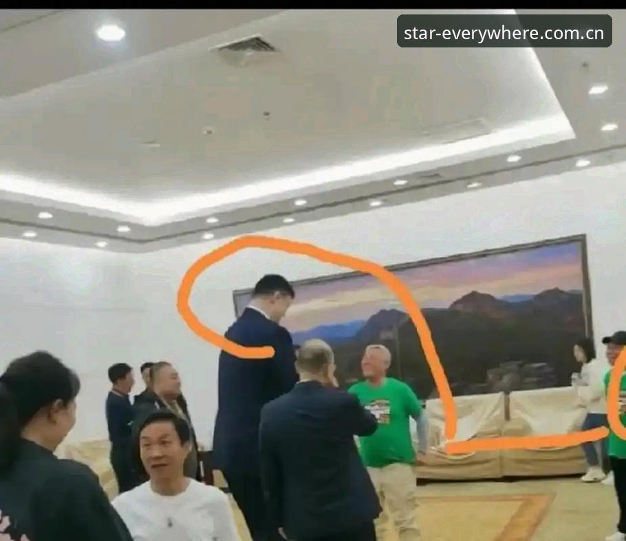 星星软件安卓对比 小区门口的老王,是个铁杆球迷,自打辽宁铁人冲甲那年,他就把客厅电视调到了体育频道。可最近他跟我抱怨——